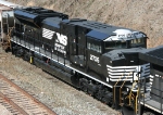 NS 2706 is a trailing unit on this train